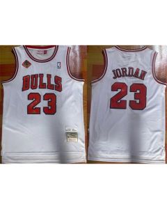 Men's Chicago Bulls #23 Michael Jordan White 1997-98 Stitched Jersey (1997)
