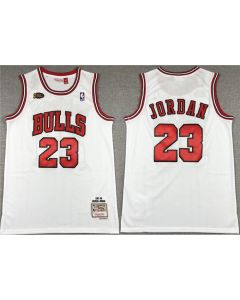 Men's Chicago Bulls #23 Michael Jordan White 1997-98 Stitched Jersey (White)