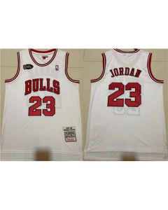 Men's Chicago Bulls #23 Michael Jordan White 1997-98 Throwback Stitched Jersey (White)